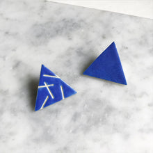 Load image into Gallery viewer, TRIANGLE Epic Ceramic Earrings
